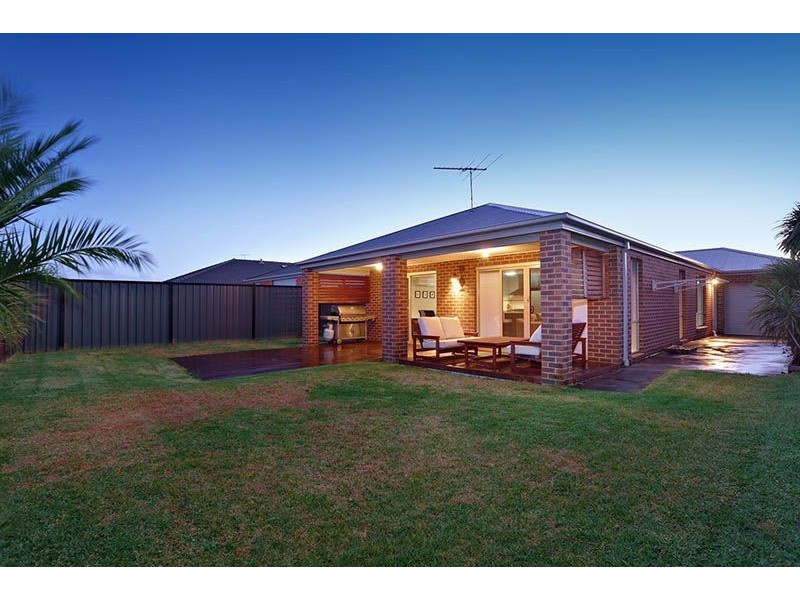 20 Dartmouth Chase, Derrimut VIC 3030