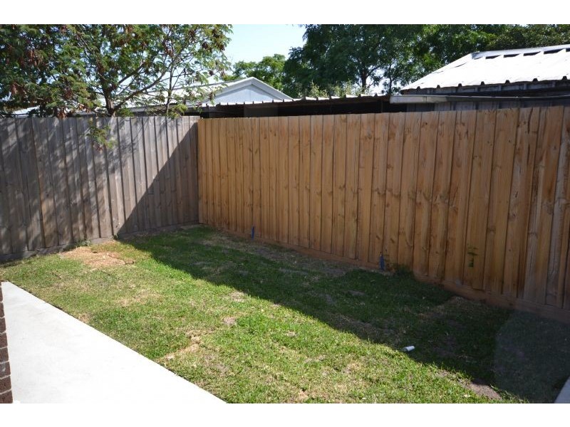 2/37 Dumfries Street, Deer Park VIC 3023