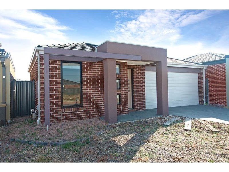 10 Parkfield Court, Deer Park VIC 3023