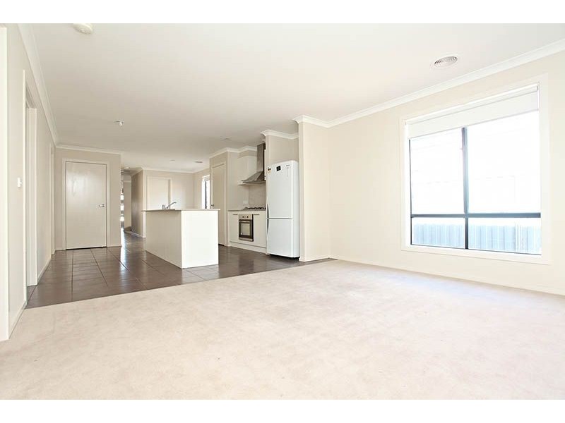 10 Parkfield Court, Deer Park VIC 3023