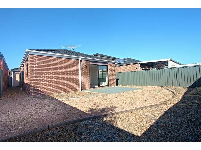 10 Parkfield Court, Deer Park VIC 3023