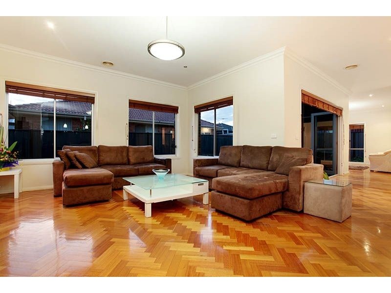 11 Pendragon Crescent, Derrimut VIC 3030