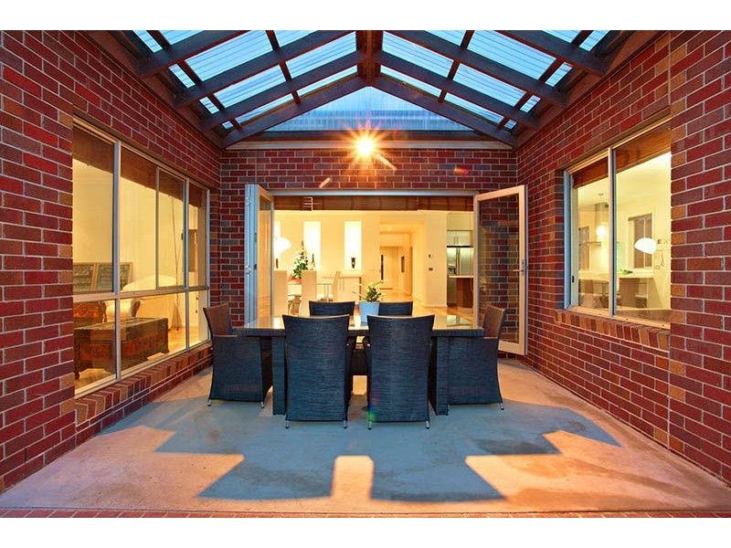 11 Pendragon Crescent, Derrimut VIC 3030