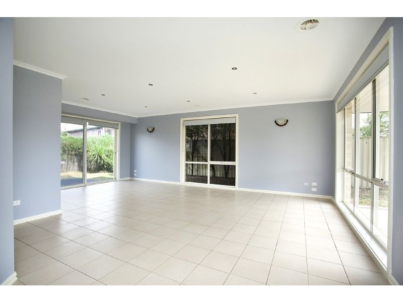 1A Tasman Avenue, Deer Park VIC 3023