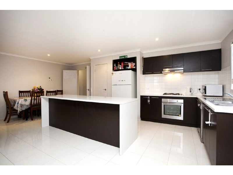 10 Tiverton Parkway, Derrimut VIC 3030