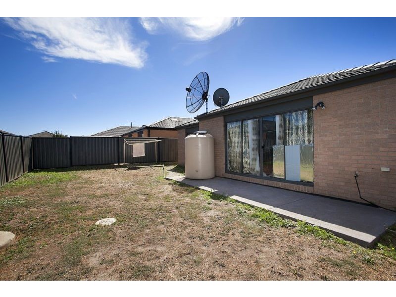 10 Tiverton Parkway, Derrimut VIC 3030