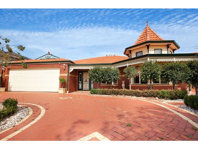 13 Carnarvon Close, Taylors Lakes VIC 3038