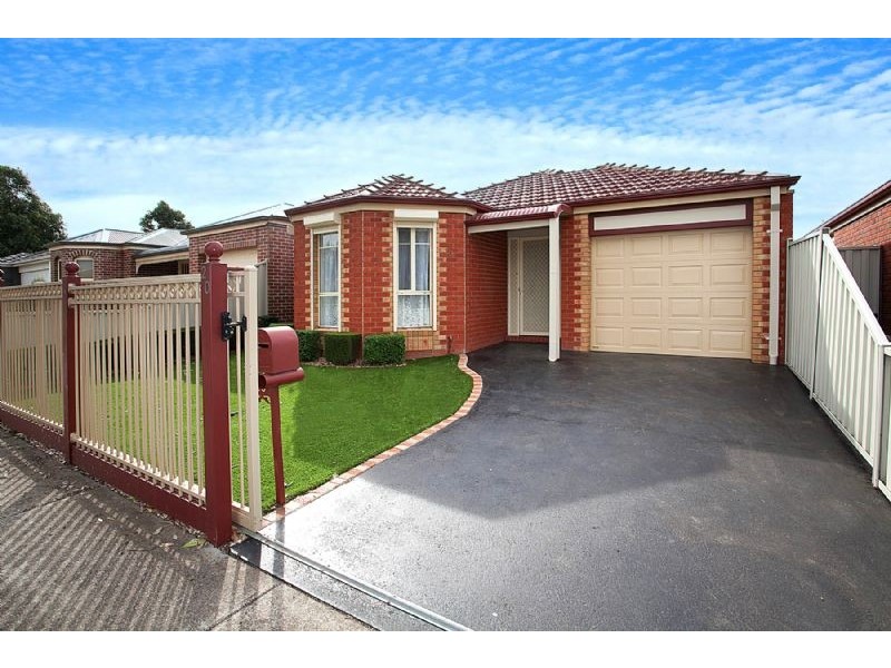 20 Naracoorte Drive, Caroline Springs VIC 3023
