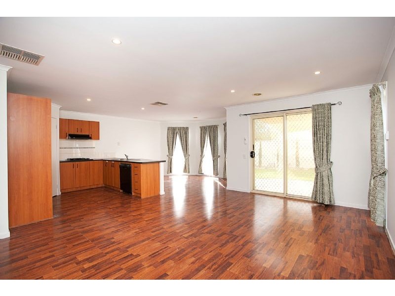 20 Naracoorte Drive, Caroline Springs VIC 3023