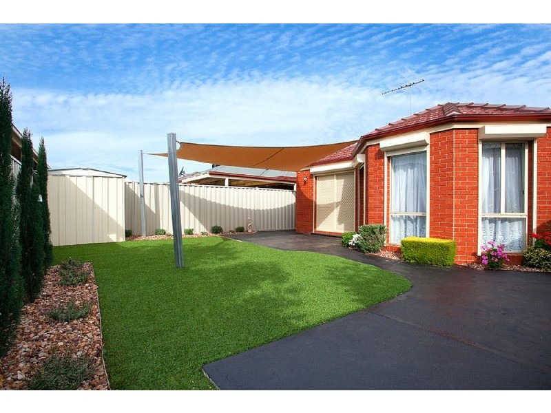 20 Naracoorte Drive, Caroline Springs VIC 3023