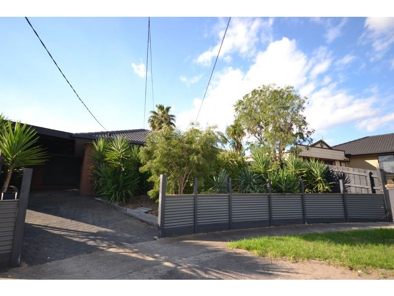 6 Craigavon Court, Deer Park VIC 3023