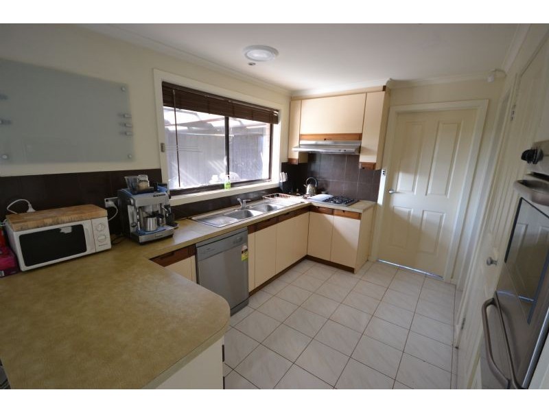 6 Craigavon Court, Deer Park VIC 3023