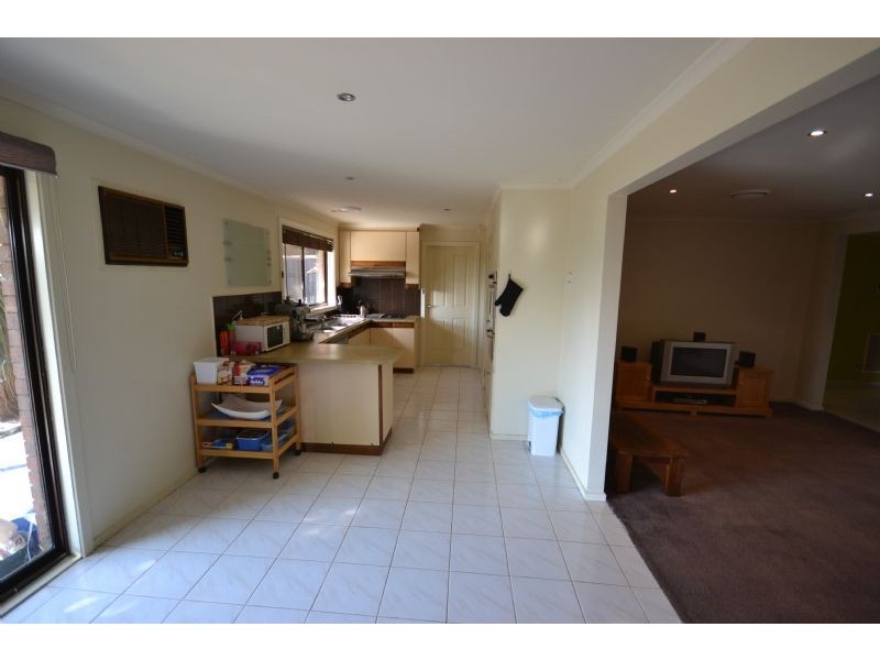 6 Craigavon Court, Deer Park VIC 3023