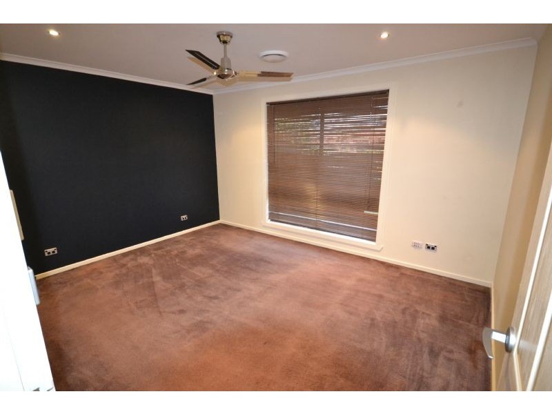 6 Craigavon Court, Deer Park VIC 3023