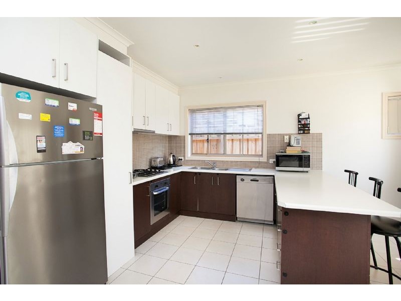 15 Lucas Terrace, Taylors Hill VIC 3037