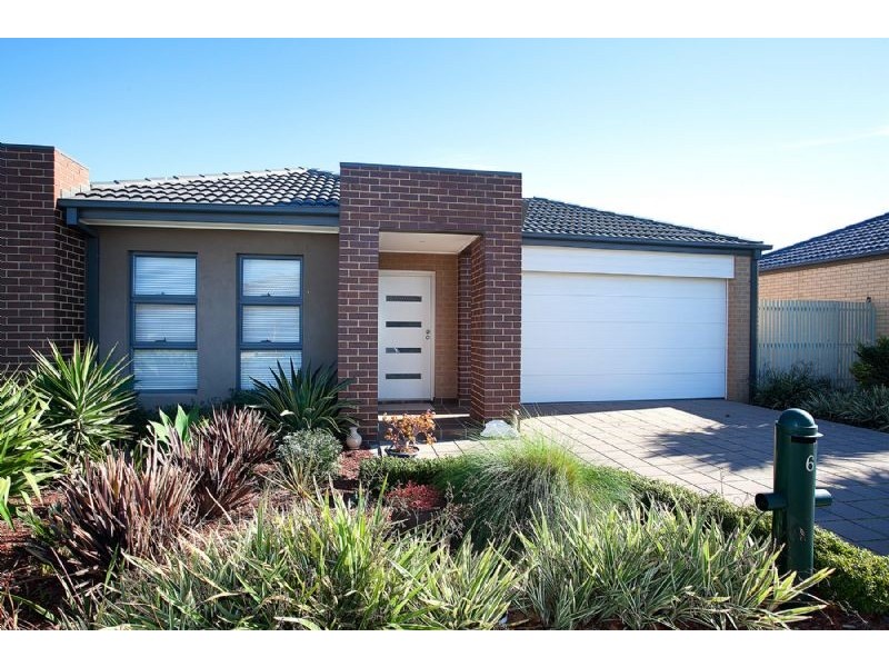 6 Lanark Place, Deer Park VIC 3023