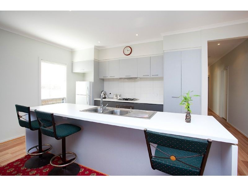 6 Lanark Place, Deer Park VIC 3023