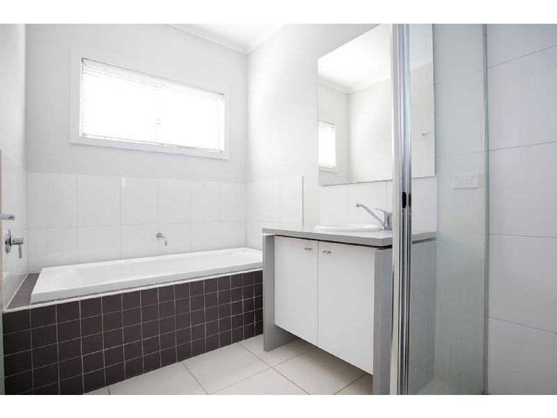 6 Lanark Place, Deer Park VIC 3023