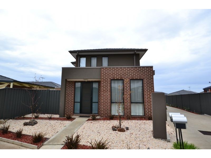 1/2 Parkwood Court,, Deer Park VIC 3023