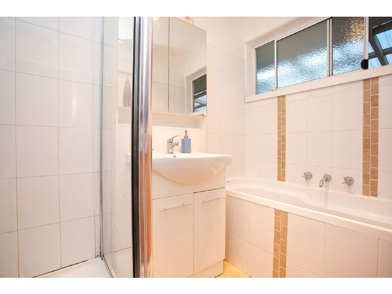 19 Ravenslea Crescent, Deer Park VIC 3023