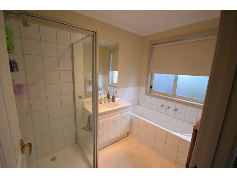 3/9-11 Peter Chanel Court, Deer Park VIC 3023