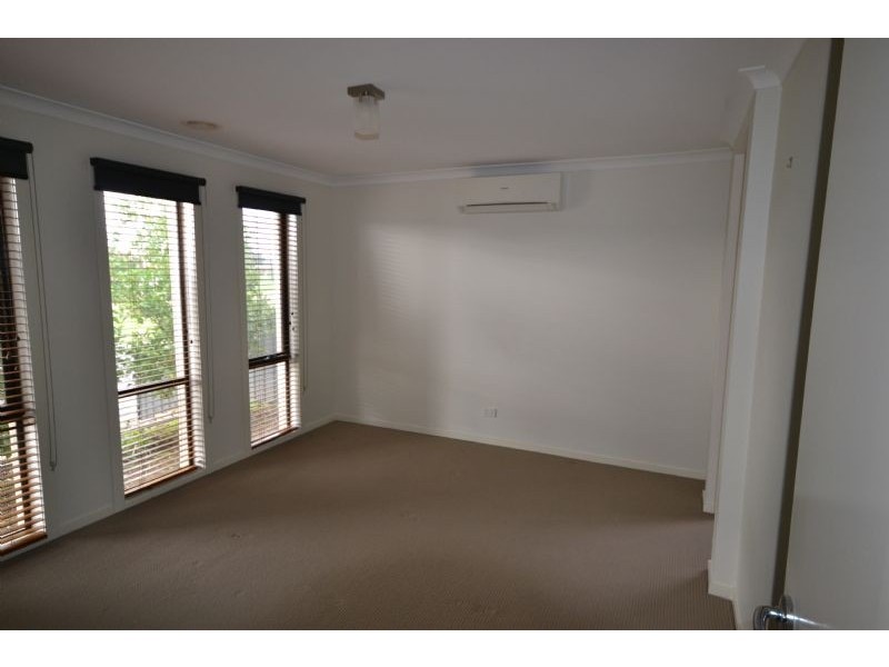 6 Tiverton Parkway, Derrimut VIC 3030