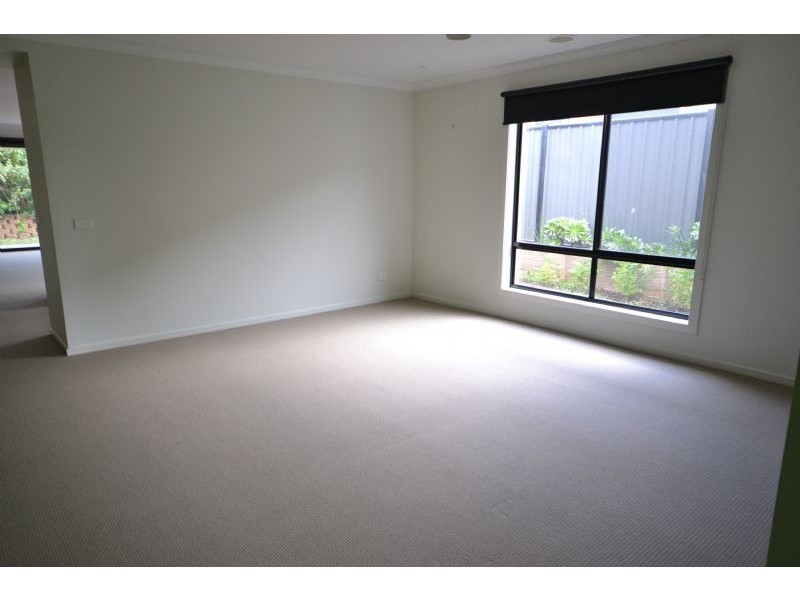 6 Tiverton Parkway, Derrimut VIC 3030