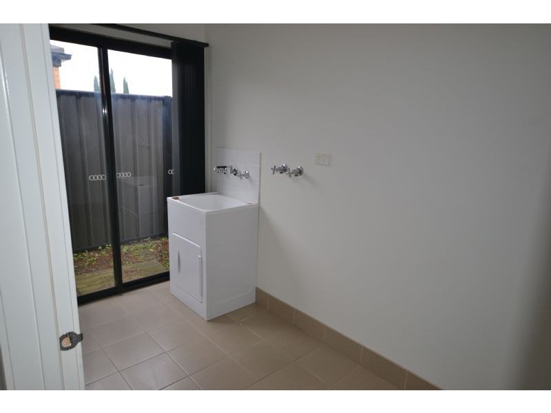 6 Tiverton Parkway, Derrimut VIC 3030