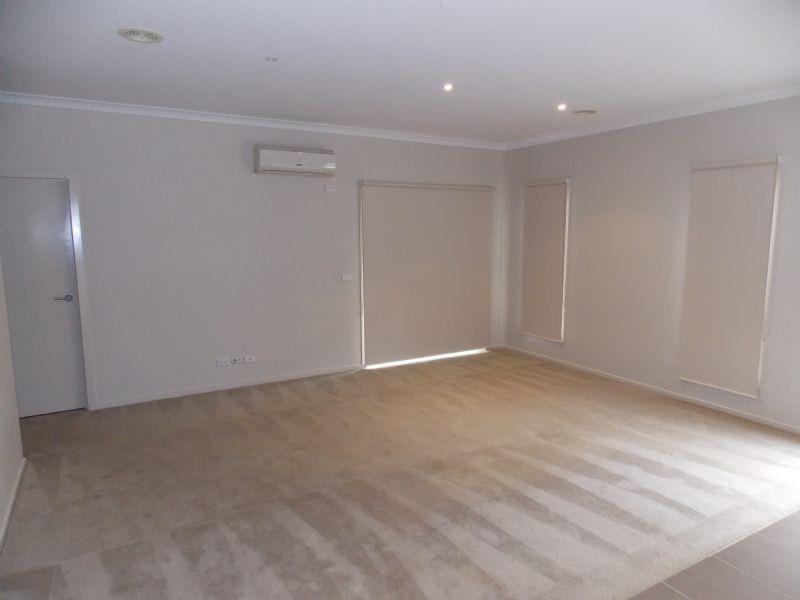 30 Eagle Way., Deer Park VIC 3023