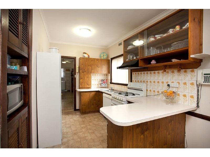 40 Poole Street, Deer Park VIC 3023