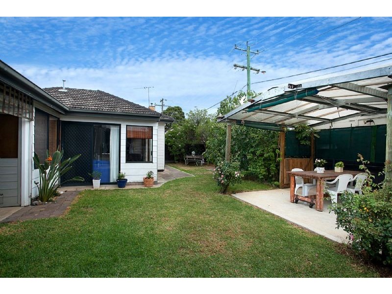 40 Poole Street, Deer Park VIC 3023