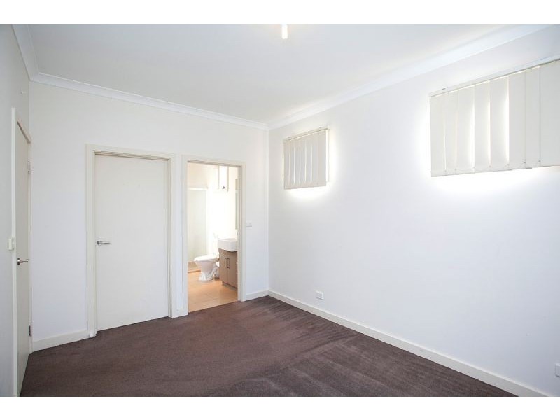 42 Dickerson Way, Caroline Springs VIC 3023