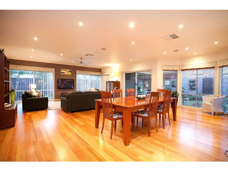 10 Tussock Grove, Cairnlea VIC 3023