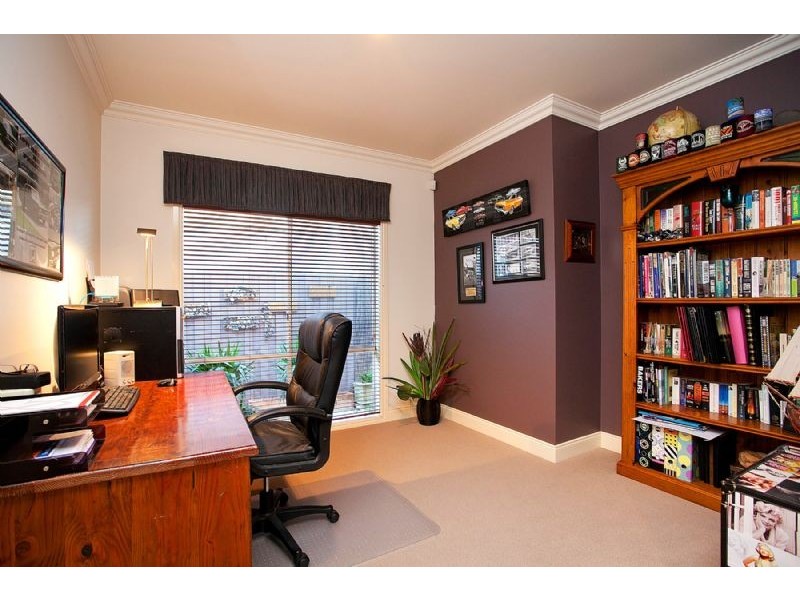 10 Tussock Grove, Cairnlea VIC 3023