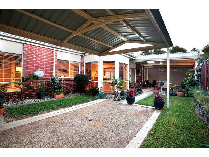 10 Tussock Grove, Cairnlea VIC 3023