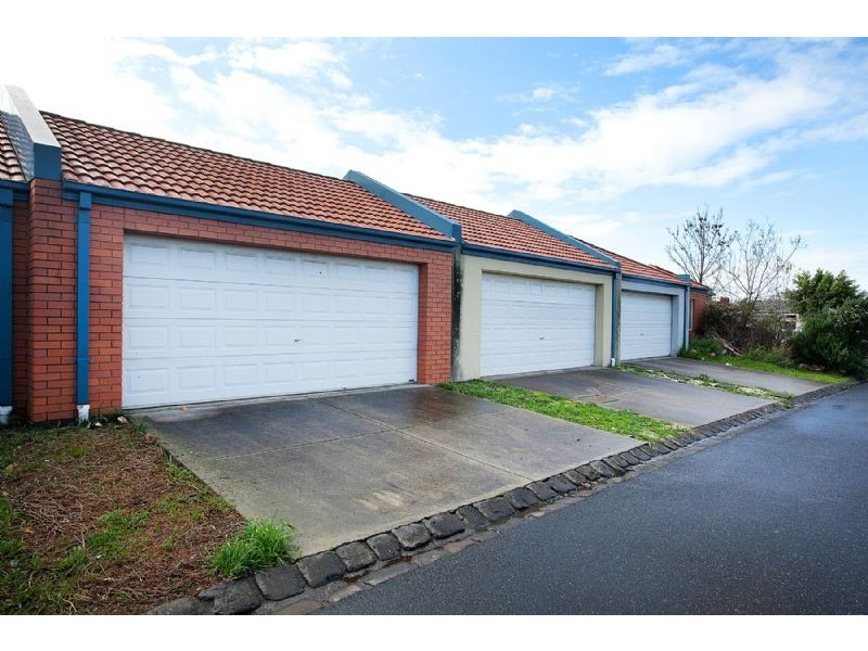 39 O’Donnell Drive, Caroline Springs VIC 3023