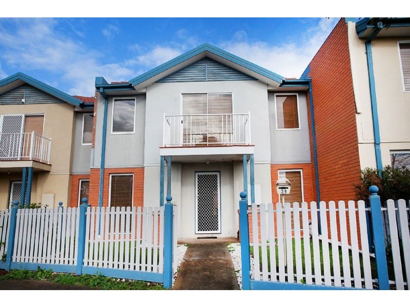 39 O’Donnell Drive, Caroline Springs VIC 3023