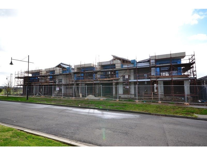 2/63A Windsor Boulevard, Derrimut VIC 3030