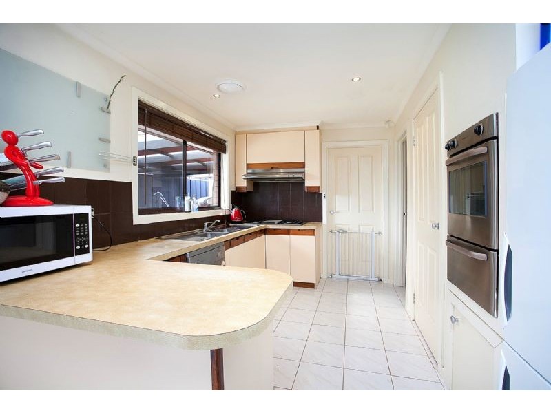 6 Craigavon Court, Deer Park VIC 3023