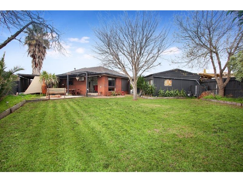 6 Craigavon Court, Deer Park VIC 3023