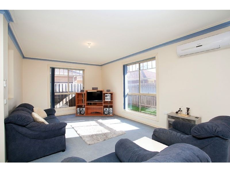 2/52 Doherty Street, Deer Park VIC 3023