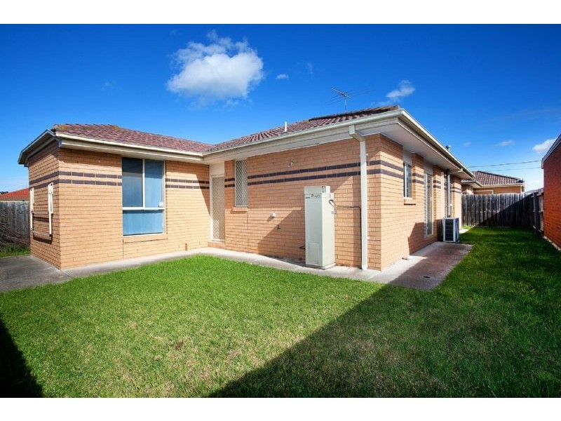 2/52 Doherty Street, Deer Park VIC 3023