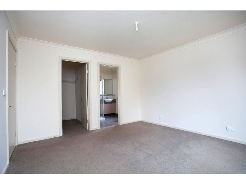2 Bramall Place, Caroline Springs VIC 3023