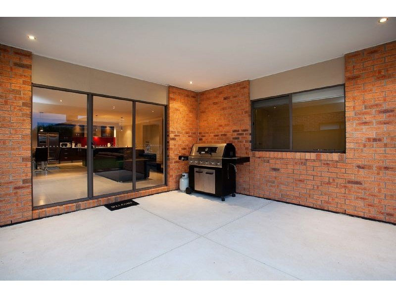 16 Tonbridge Circle, Derrimut VIC 3030