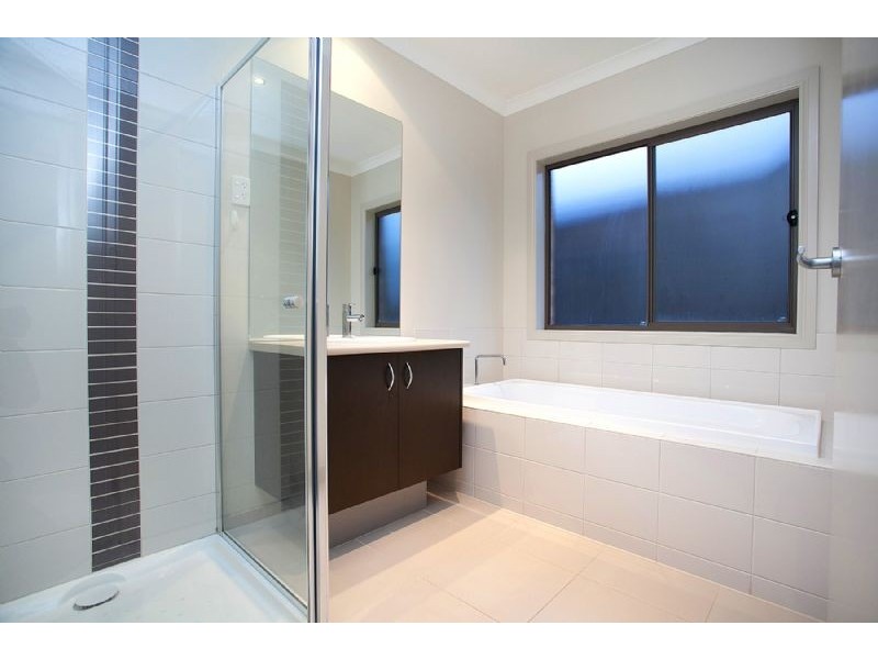 16 Tonbridge Circle, Derrimut VIC 3030