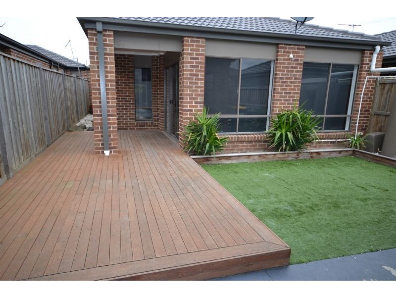 3 Earlsferry Lane, Deer Park VIC 3023