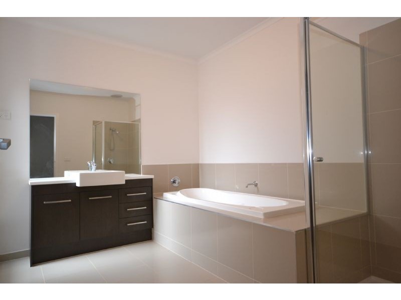 3 Earlsferry Lane, Deer Park VIC 3023