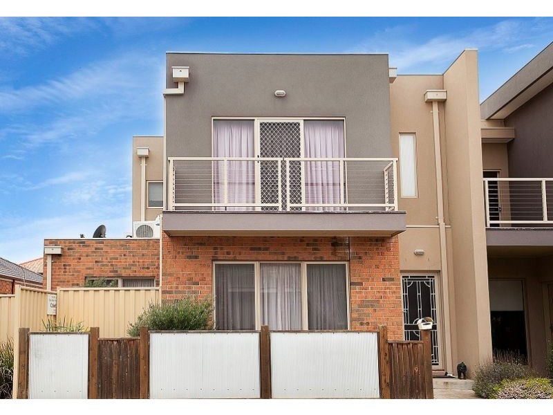 6 Cranwell Square, Caroline Springs VIC 3023