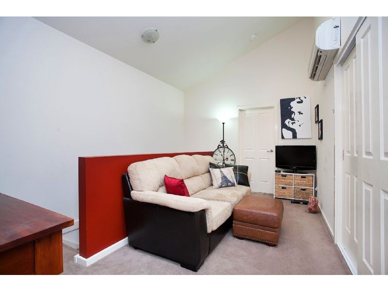 6 Cranwell Square, Caroline Springs VIC 3023