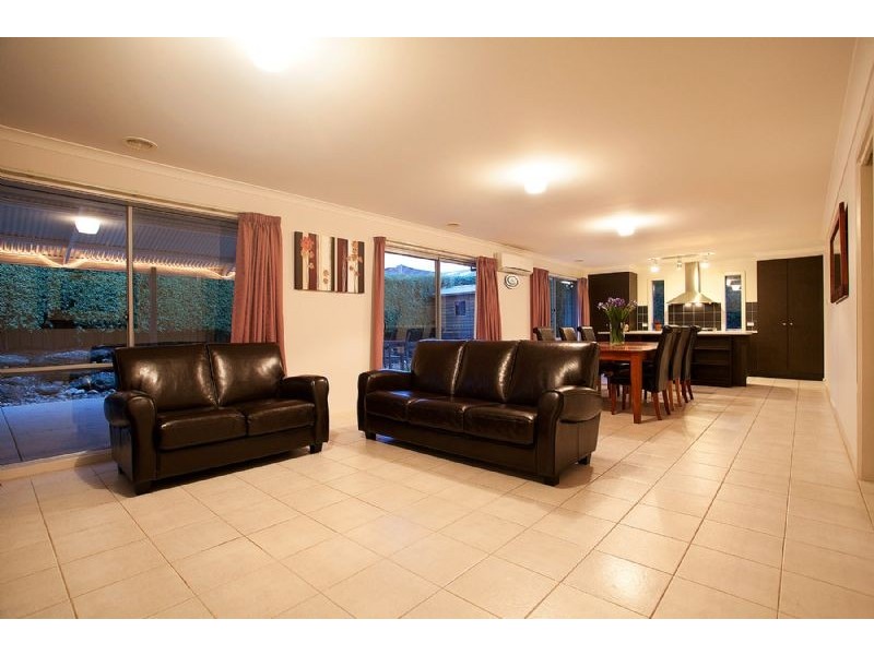 14 Edinburgh Way, Derrimut VIC 3030